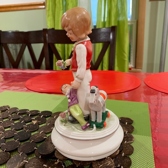 Goebel  Lore  1978  Limited Edition Birthday Boy - Picture 3 of 8